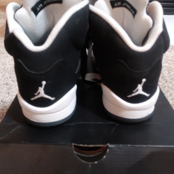Air Jordan 5 Retro - Picture 4 of 5